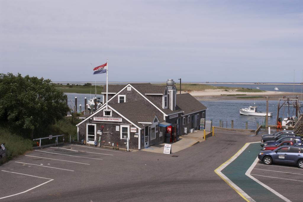 Old Harbor Inn Chatham Extérieur photo